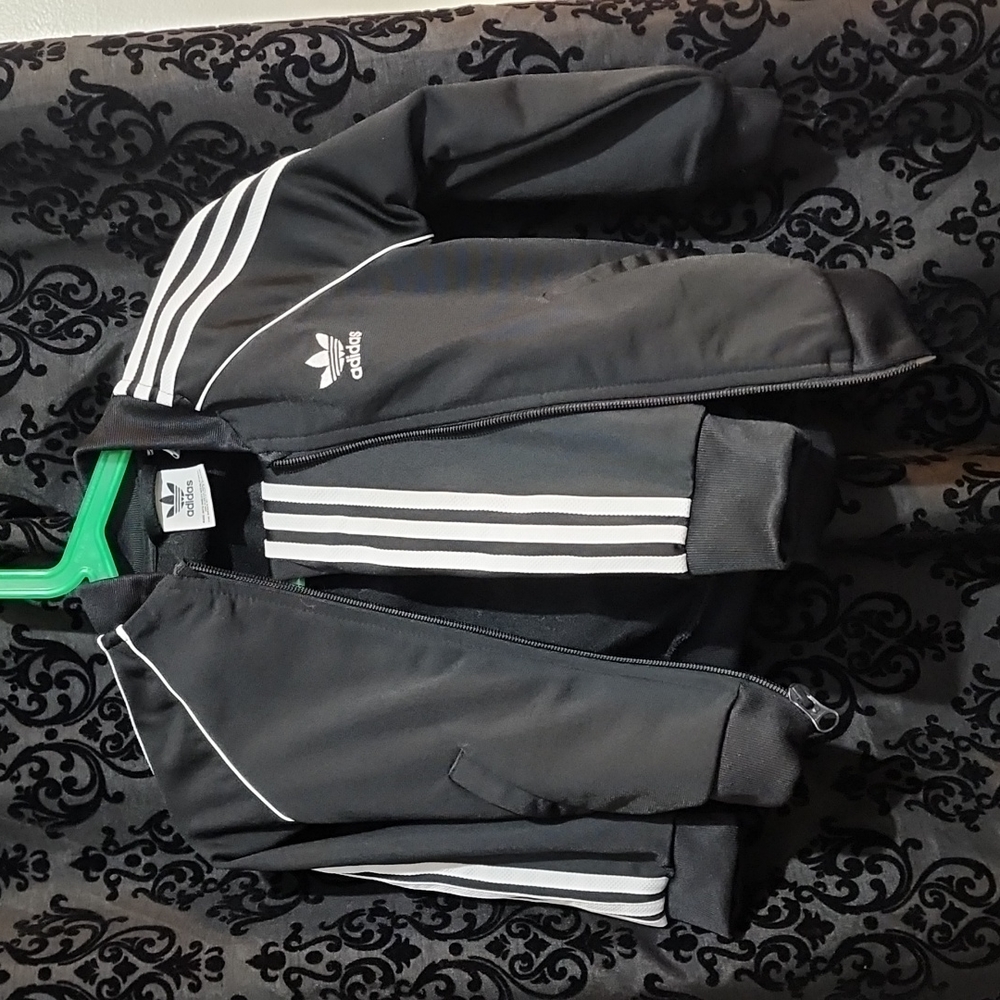 Adidas track suit size 2t